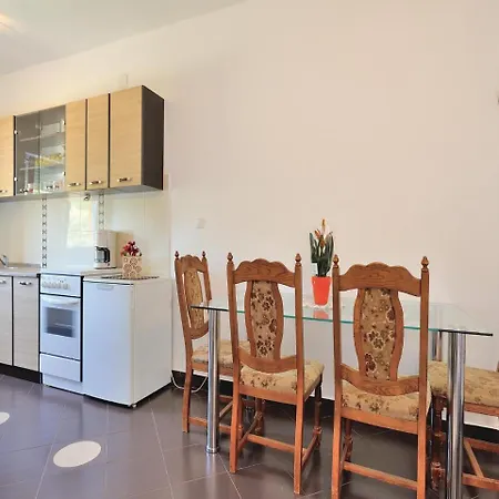 Two-bedroom In Donja Apartman